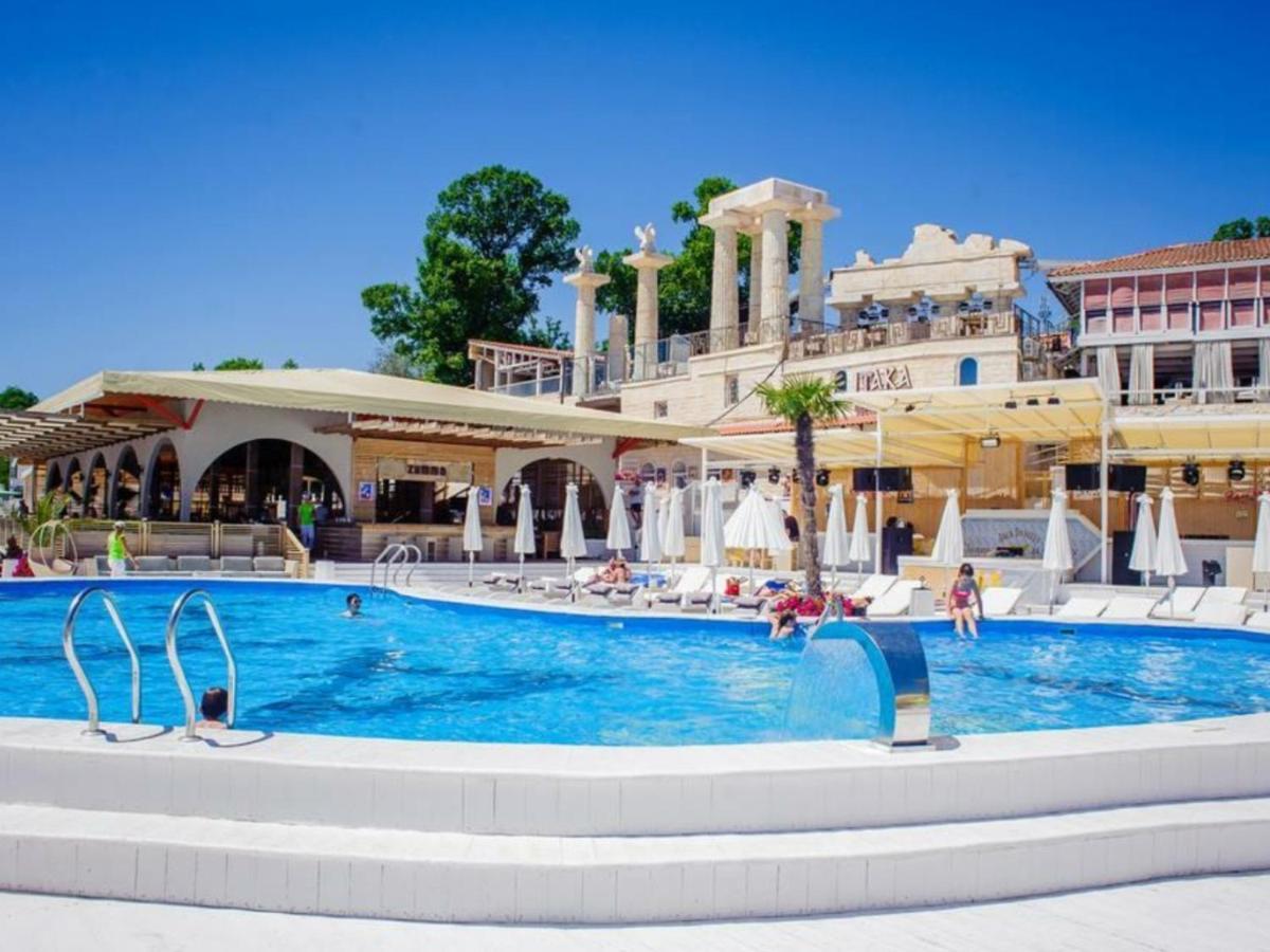 Arcadia Vip-Apartments In Golfstream Odessa Exterior foto